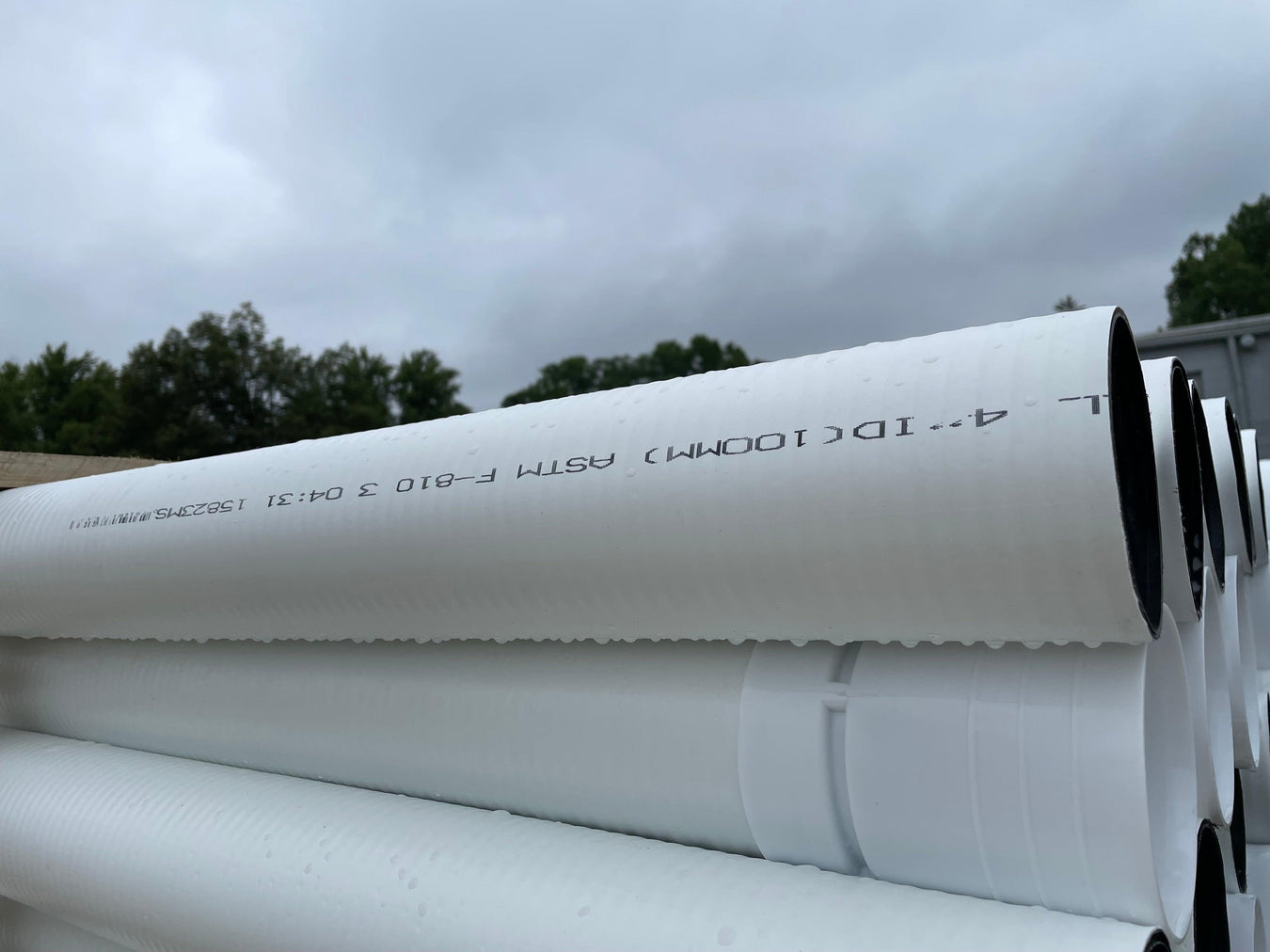 PLASTIC SEWER PIPE